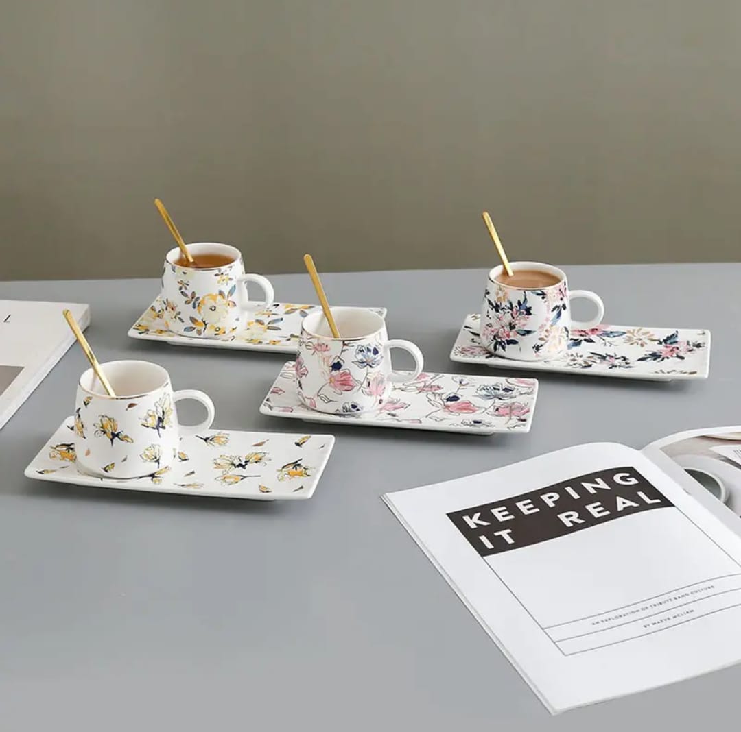 Luxury Floral Ceramic Coffee Mug with Serving Tray – Premium Tea & Coffee Gift Set