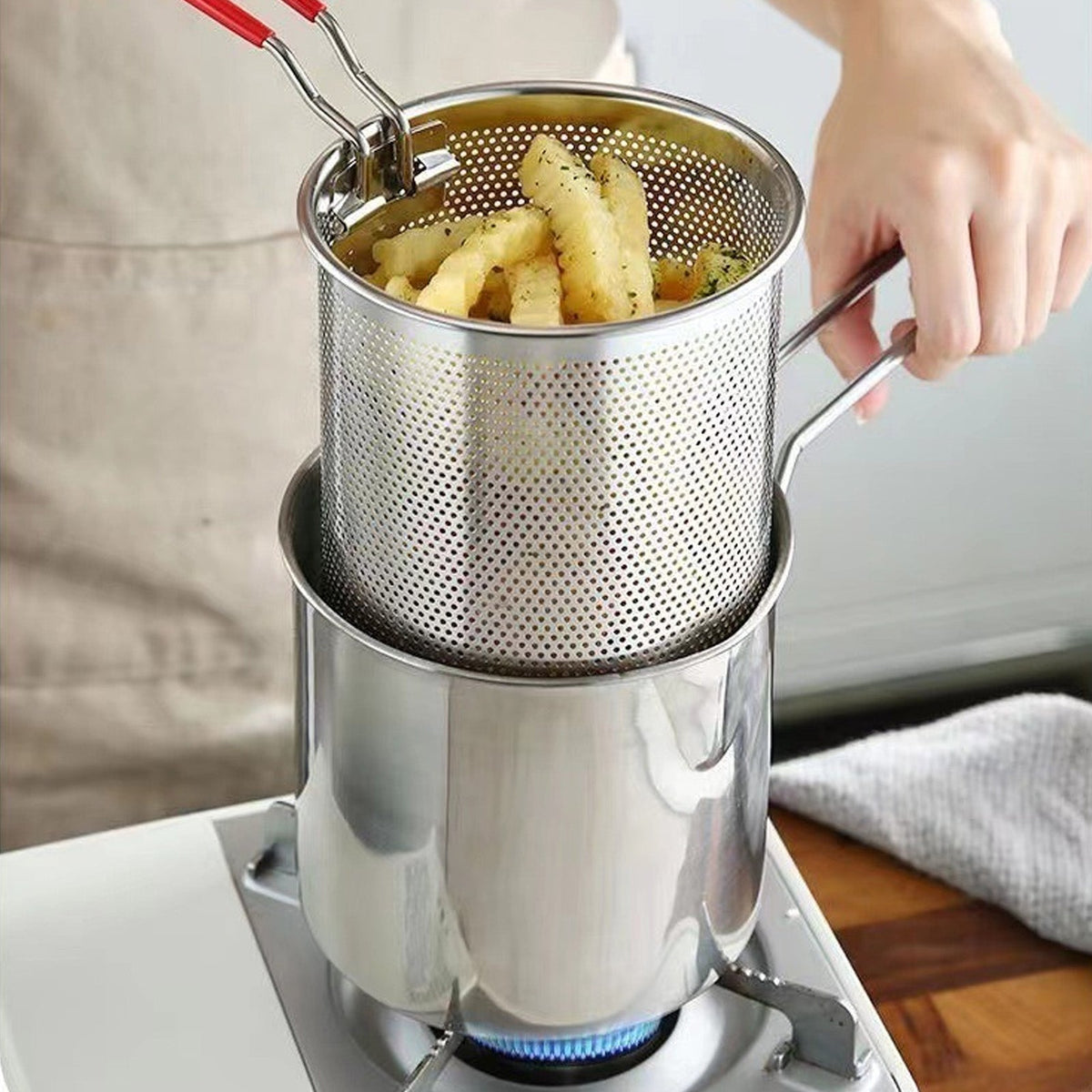 Stainless Steel Deep Fryer with Strainer and Detachable Handle for Easy Cooking