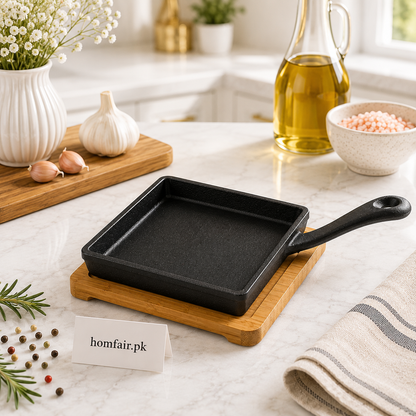 Danny Home Cast Iron Mini Square Skillet with Bamboo Base – 13.8 × 1.6 cm