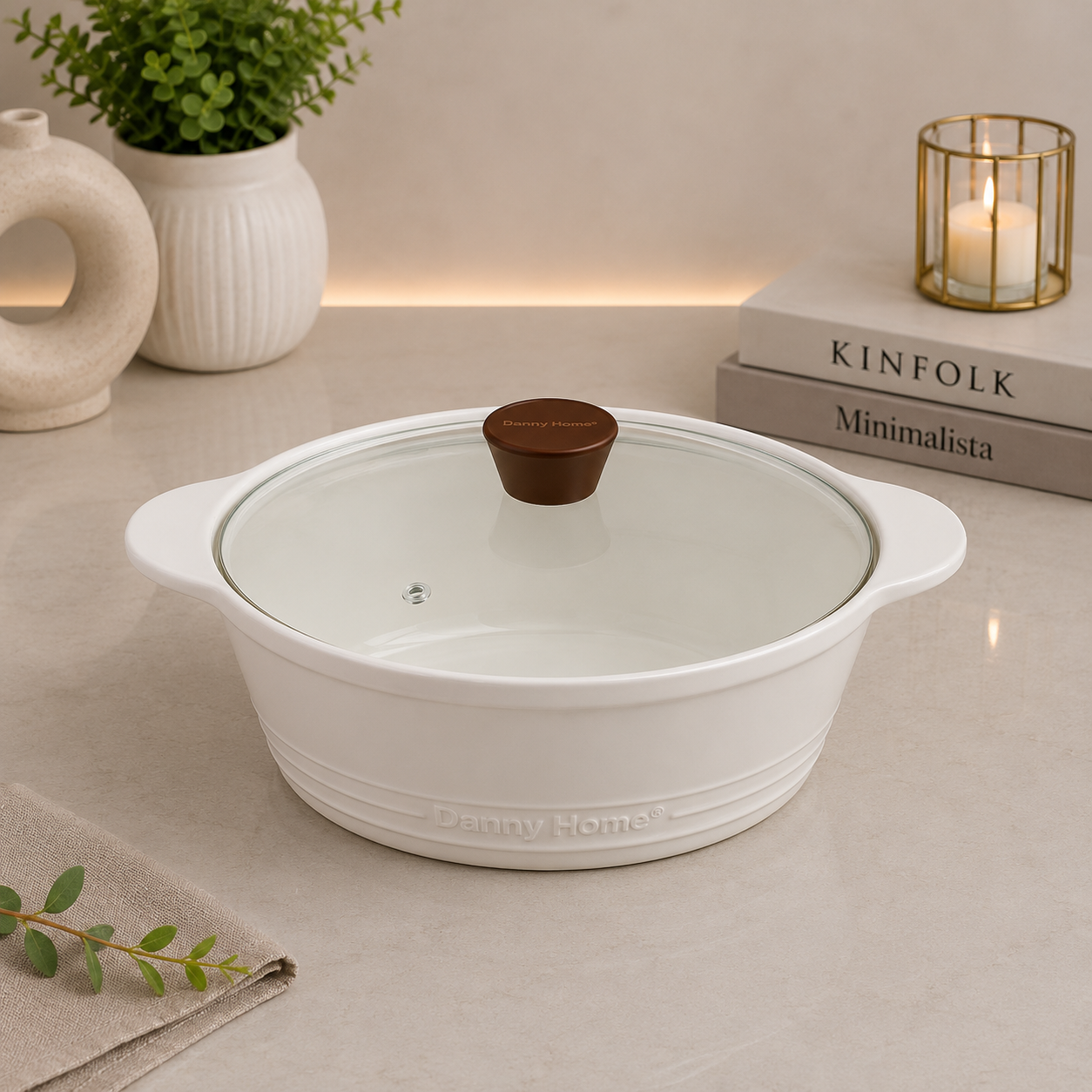 Danny Home Porcelain Soup Pot with Glass Lid – 1.5L