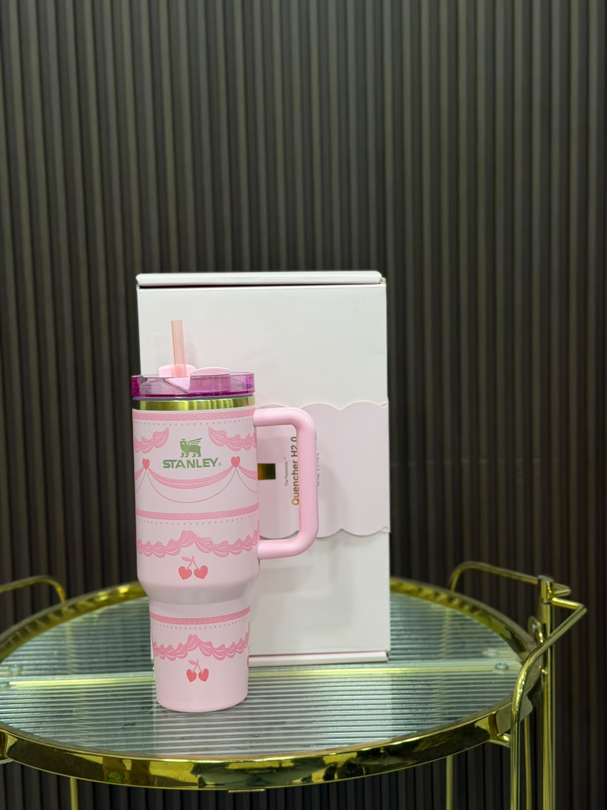 The Valentine’s Day Quencher H2.0 FlowState™ Tumbler 40oz – Pink Velvet Cake Gift Box