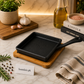 Danny Home Cast Iron Mini Square Skillet with Bamboo Base – 13.8 × 1.6 cm