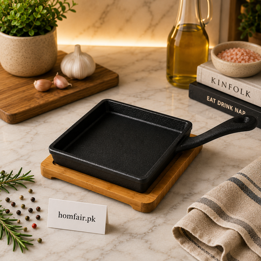 Danny Home Cast Iron Mini Square Skillet with Bamboo Base – 13.8 × 1.6 cm