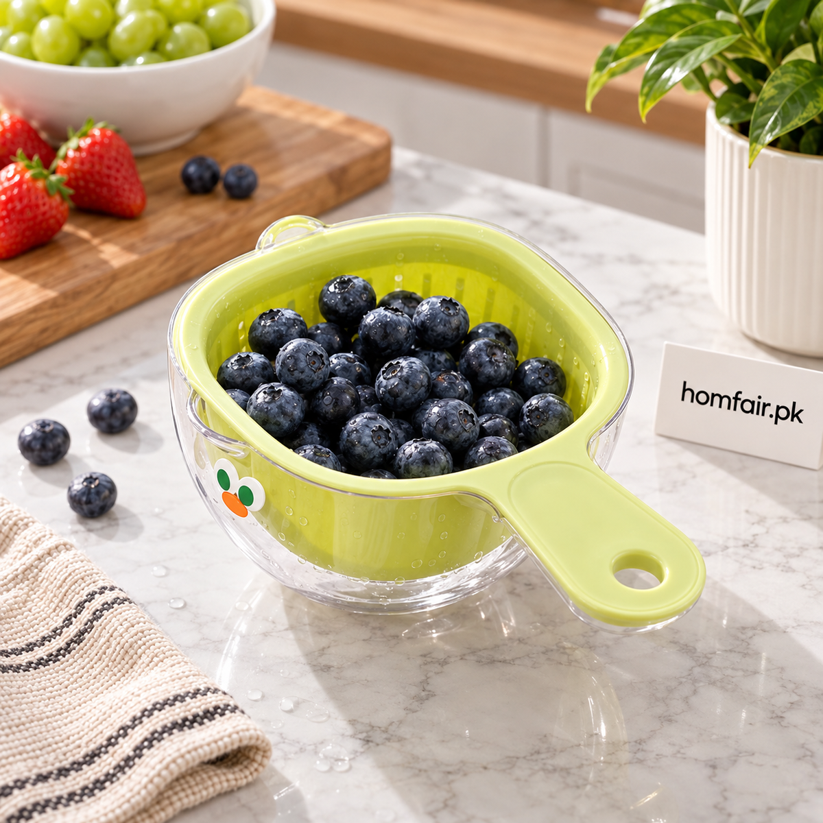 Cute Duck Mini Fruit and Vegetable Drain Basket with Handle