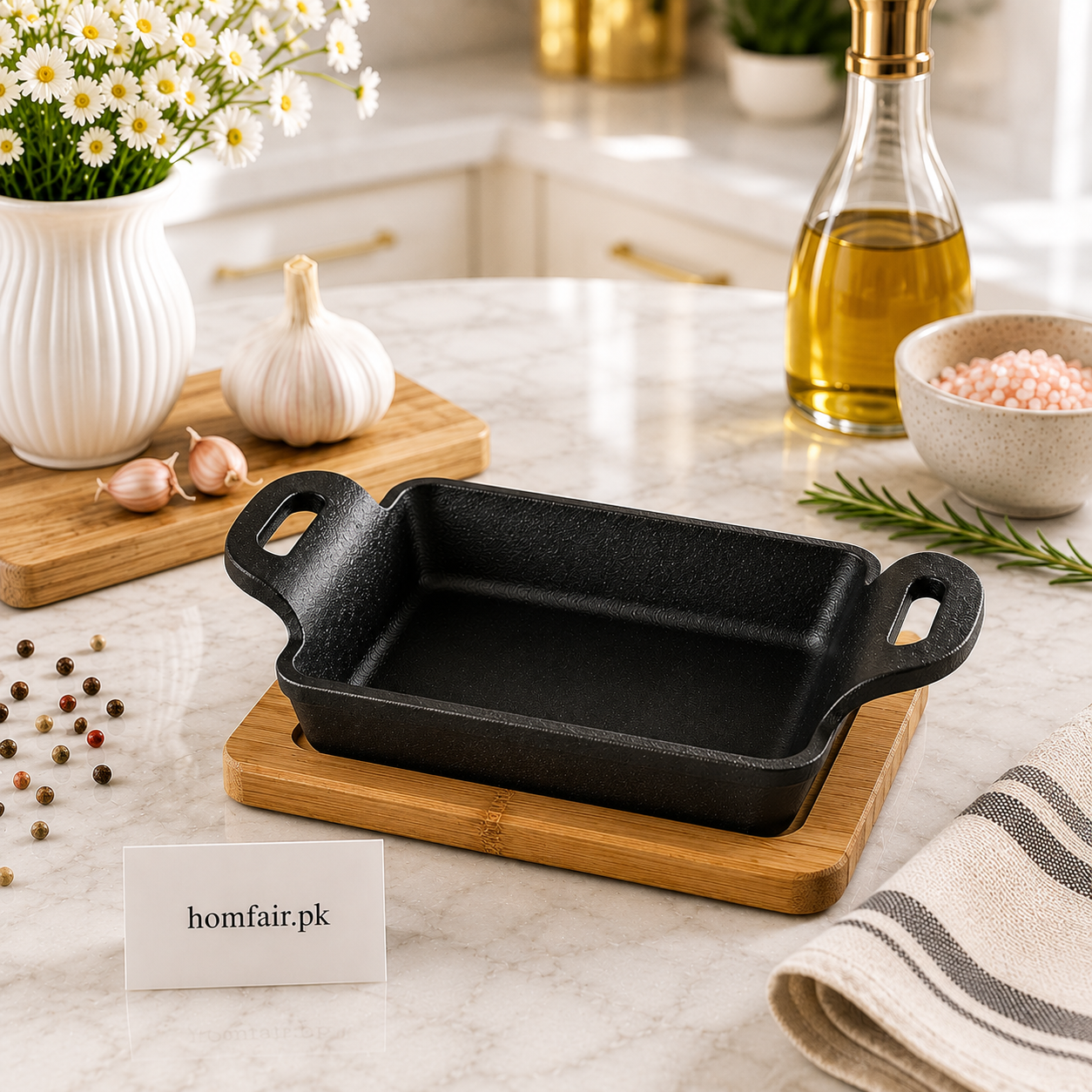 Danny Home Cast Iron Rectangular Baking Dish with Bamboo Base – 15 × 11 × 3 cm