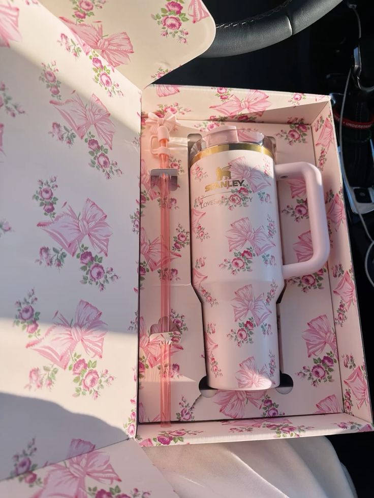 Stanley x Love Shack Fancy 40oz Tumbler Limited Edition Floral Quencher