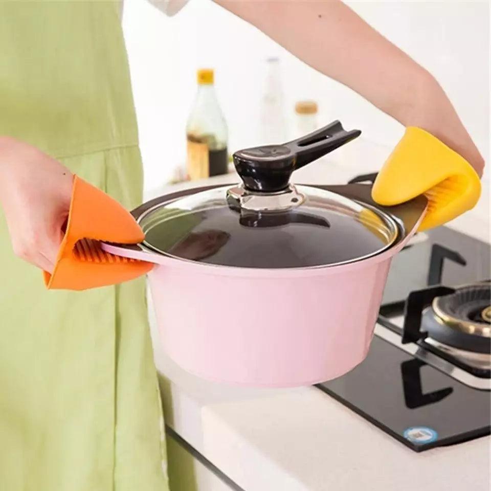 Heat Resistant Pot Holder Set of 2 for Safe Cooking and Hot Handles